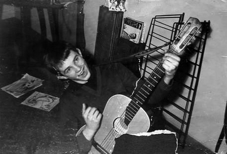 François Breant à la guitare à 14 ans